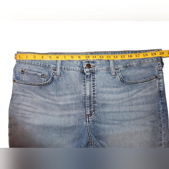 Lee Mid-rise Bermuda Denim Shorts Size 22 - Picture 7 of 11